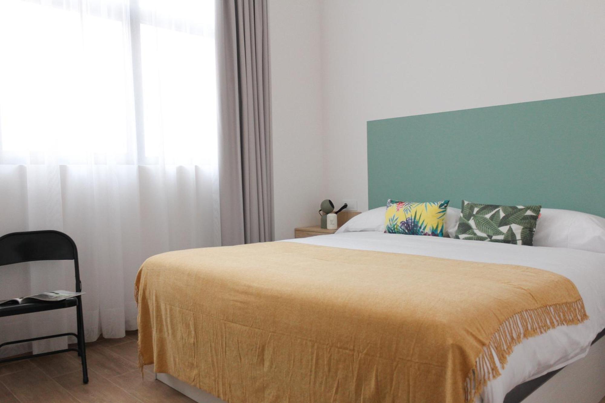 Monkeys Apartments Miraflores Севілья Екстер'єр фото